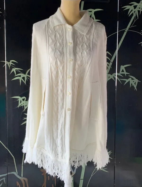 Vintage Women’s Cuddle Knit Ivory White Poncho One Size Fringe Edge Collared - Image 9