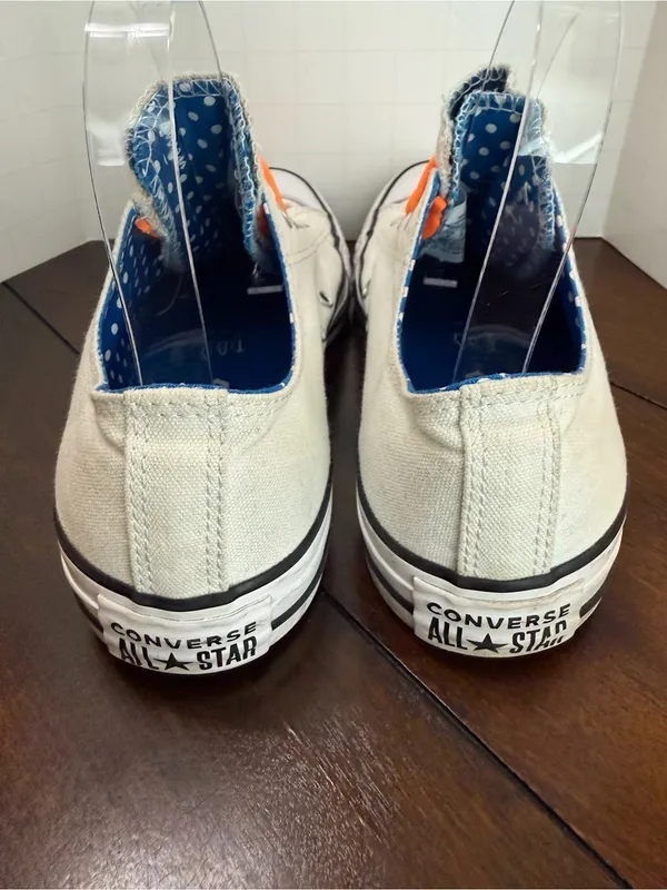 Converse Chuck Taylor Women’s 8 All Star Low-Top White and Orange Shoe Lace - Image 3