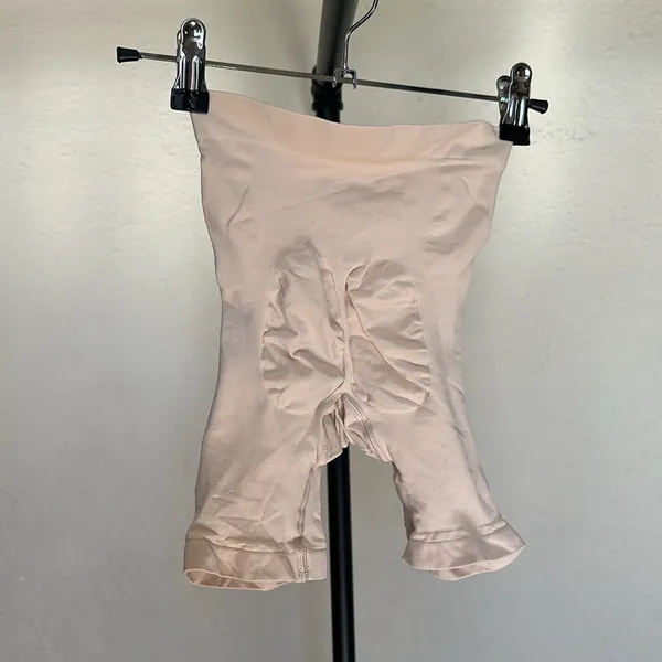 SKIMS SEAMLESS SCULPT MID‎ THIGH SHORT sand size S NWOB - Image 7