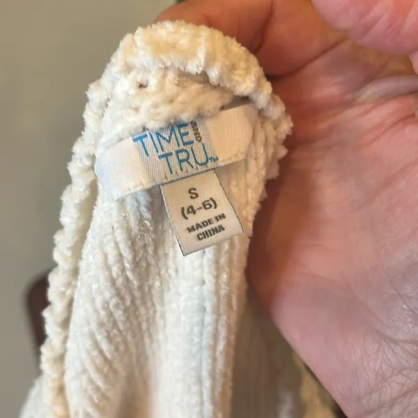 Cozy Cream Chenille Cable Knit Sweater - Image 10