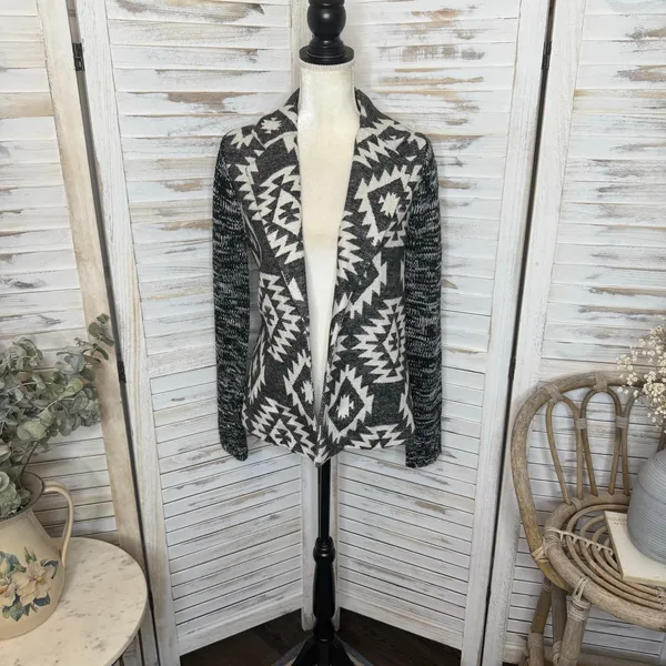 SKIES ARE BLUE Women's Medium Knit Blazer Aztec Southwest Black White Cardigan - Image 3