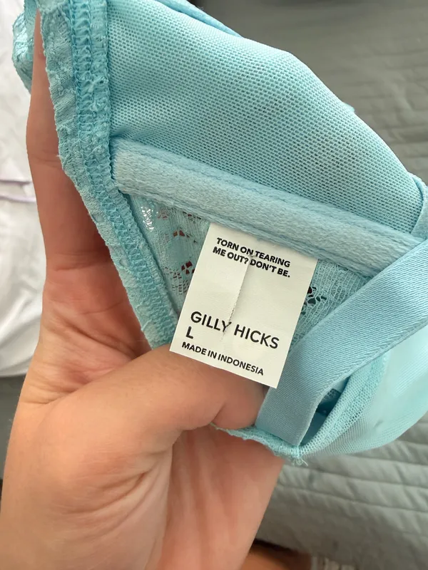 Hollister Crop top - Image 3