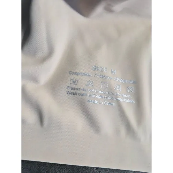 Source Unknown Unbranded Women's Tan and Cream Bra - Image 4