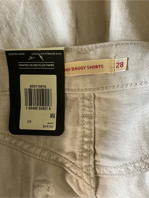 Levi’s Women's‎ High-Rise Casual Shorts in Light Beige-Linen - Image 4