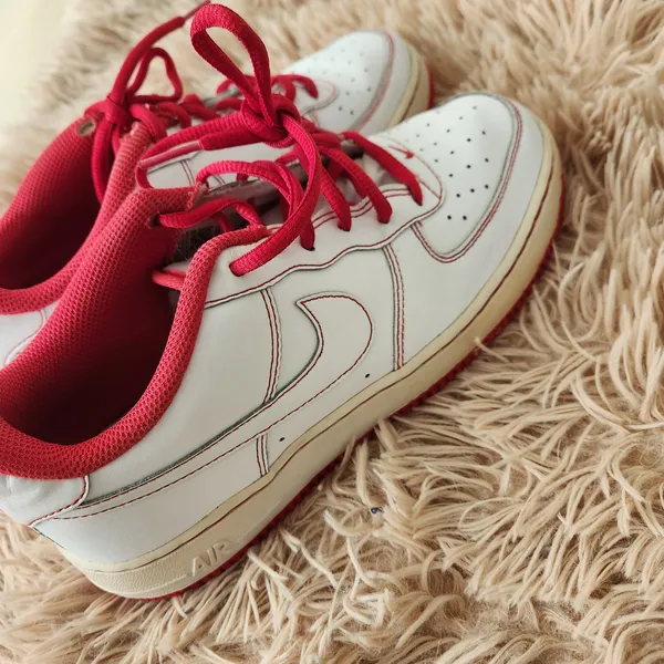 Nike Air White and Red Sneakers Size 6Y - Image 8