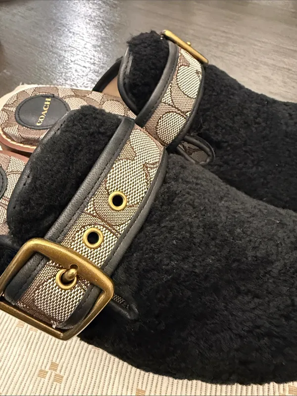 Coach Black Shearling Dylan Signature Buckle Platform Clogs Mules Size 7 NWOT‎ - Image 4