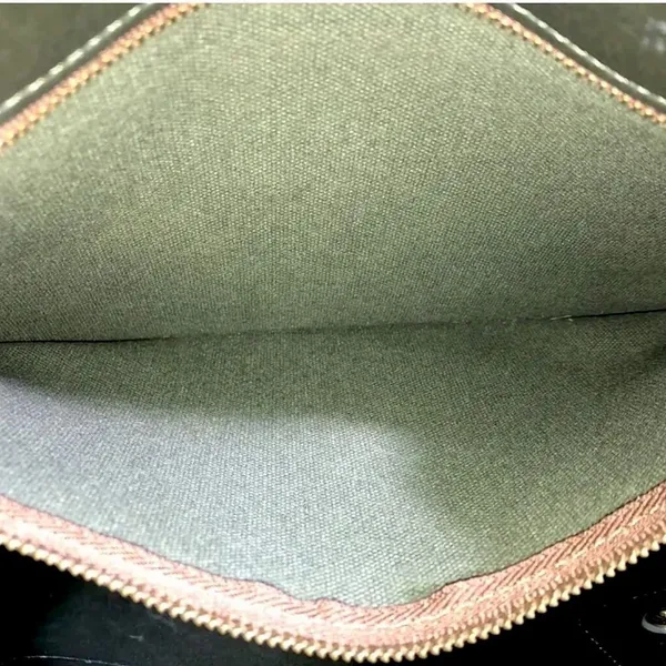 Vintage BURBERRY Messenger Laptop Bag With Adjustable Crossbody Shoulder Strap - Image 9