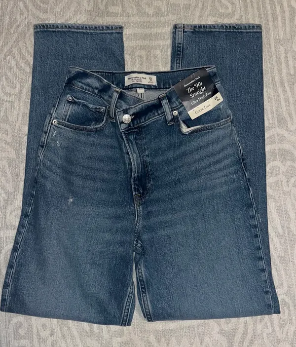 Abercrombie Jeans - Image 2