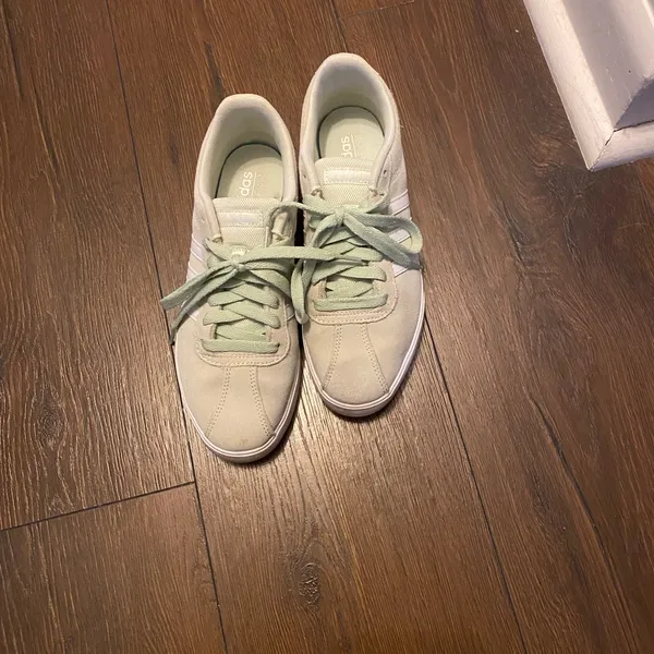 💜 Adidas Gazelle Sneakers Tennis Shoes in Seafoam Mint Green - Image 2
