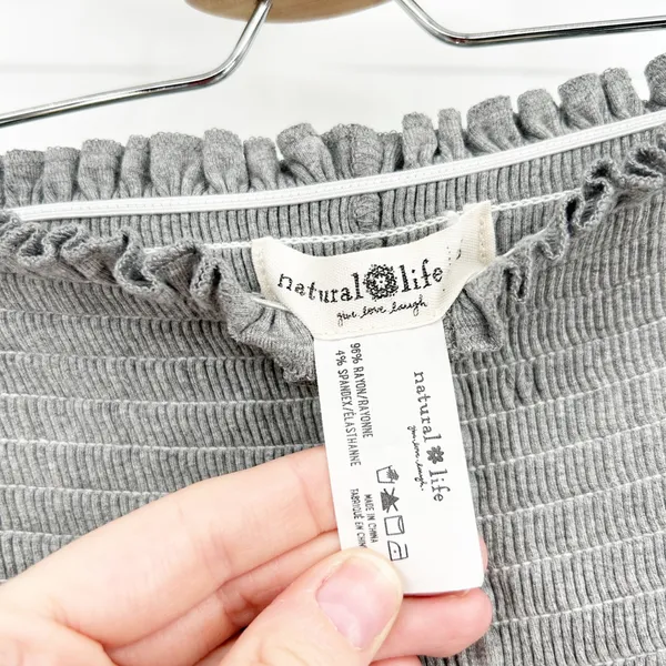 Natural Life Womens Smocked Waist Shorts Gray Ruffle Trim Daisy Charm‎ Size XS - Image 6