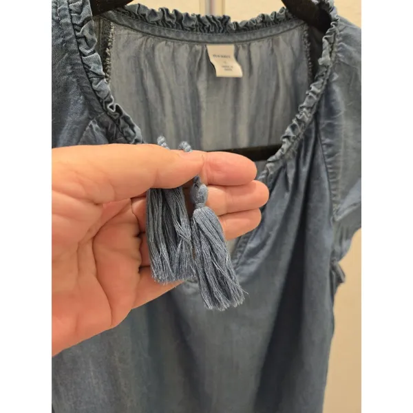 ​Old Navy Small Chambray Flutter Sleeve Tassel Tie Peasant Denim Top Women's - Image 4