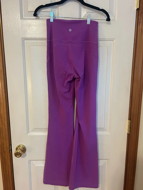 Lululemon Flare Groove High-Rise leggings - Image 4