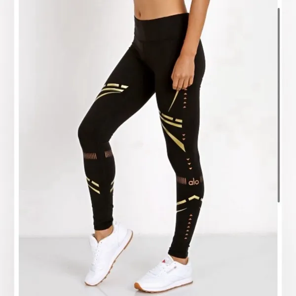 ALO Yoga Airbrush‎ Chakra Leggings Size Small in Black & Gold - Image 2