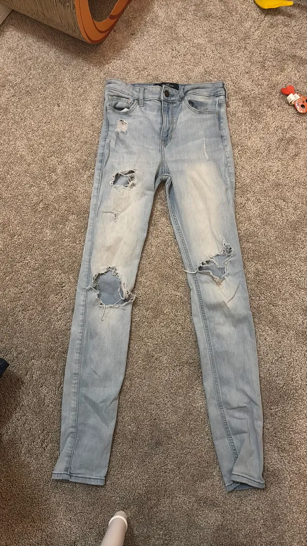 Hollister High-Rise Super Skinny Jeans - Image 3