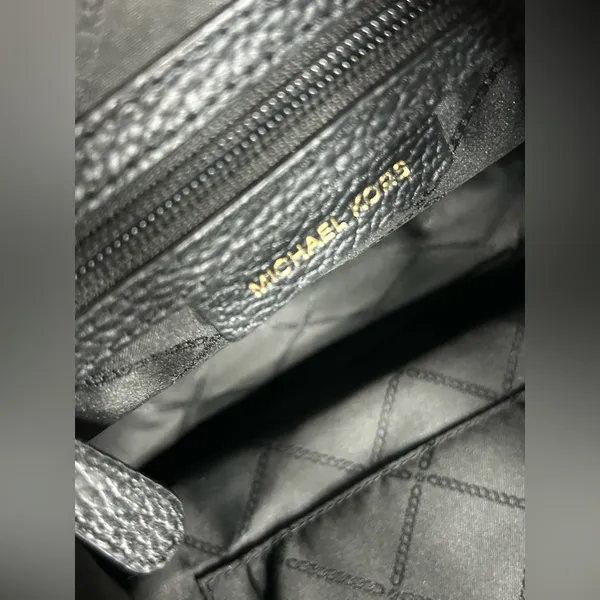Michael Kors black Izzy Large Pebbled Leather Convertible Shoulder Bag Crossbody - Image 14