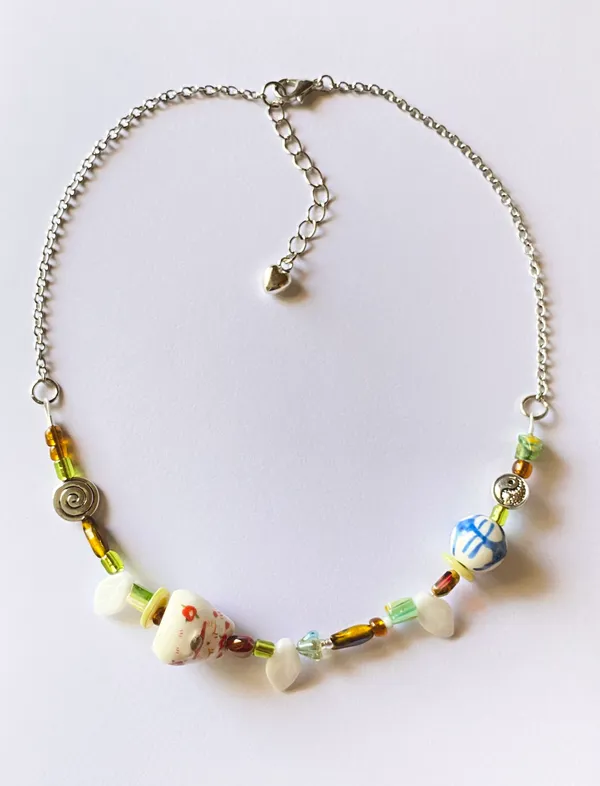 Handmade Kawaii porcelain maneki-neko (lucky cat) & Czech glass beads mix unisex necklace/choker💚🐈🌿 - Image 2