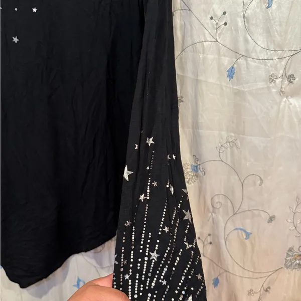 Karen Kane Black Starburst Embellished Long Sleeve Top - Image 5