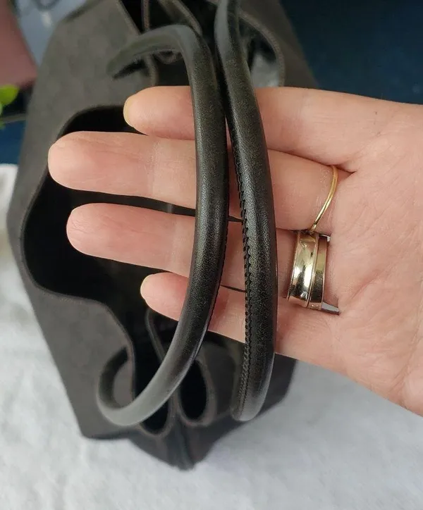 Gucci tote Authentic Crossbody w/ GG logo - Image 2