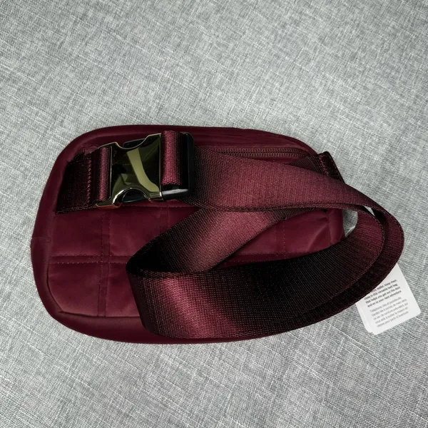 Lululemon Everywhere Belt Bag Quilted Velour Wine Berry Velvet Crossbody Bag NWT - Image 9