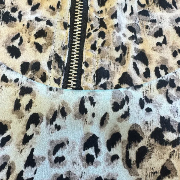 Ann Taylor Leopard Print Puff Shoulder Back Zip Blouse Top Tan Black Size 6 - Image 9