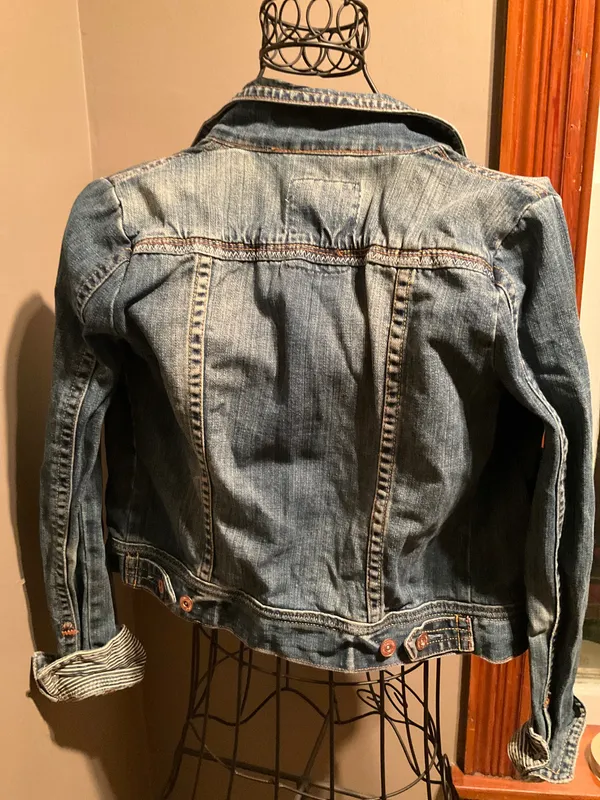 American Eagle Outfitters Medium-Wash Denim Jacket Sz. S - Image 5