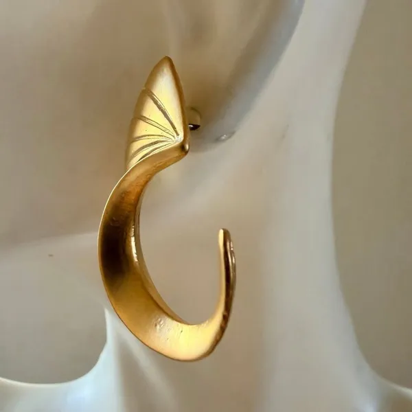 Victoria E. Gold Tone Fan Swirl Statement Earrings - Image 4