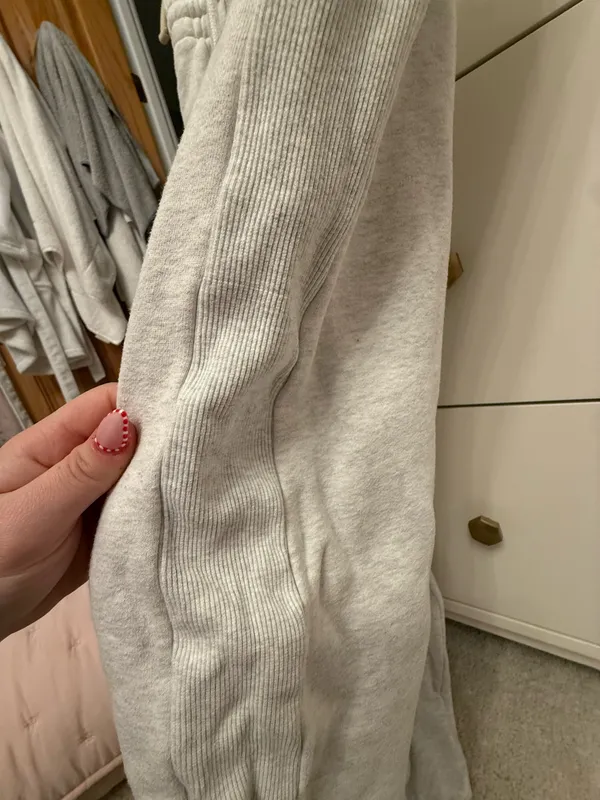 Aritzia Sweatpants TNA - Image 3