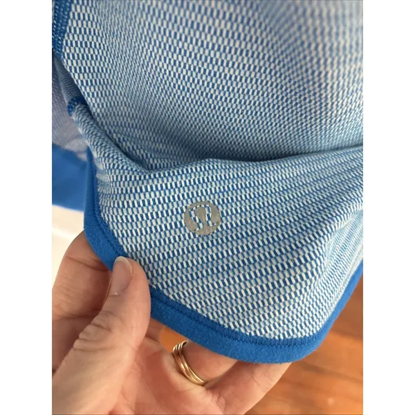 Lululemon Womens Reversible Top Blue Striped Long Sleeve Thumbholes Medium Shirt - Image 4