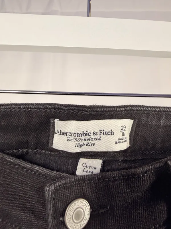 Abercrombie & Fitch Curve Love The 90's Straight Ultra High Rise Jeans‎ in Black - Image 2