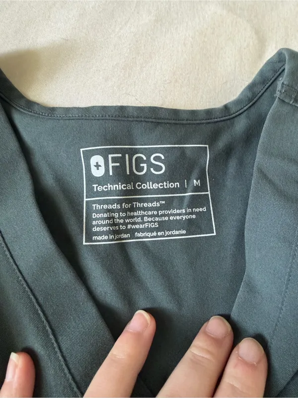 FIGS Women’s V-Neck Scrub Top - Image 4