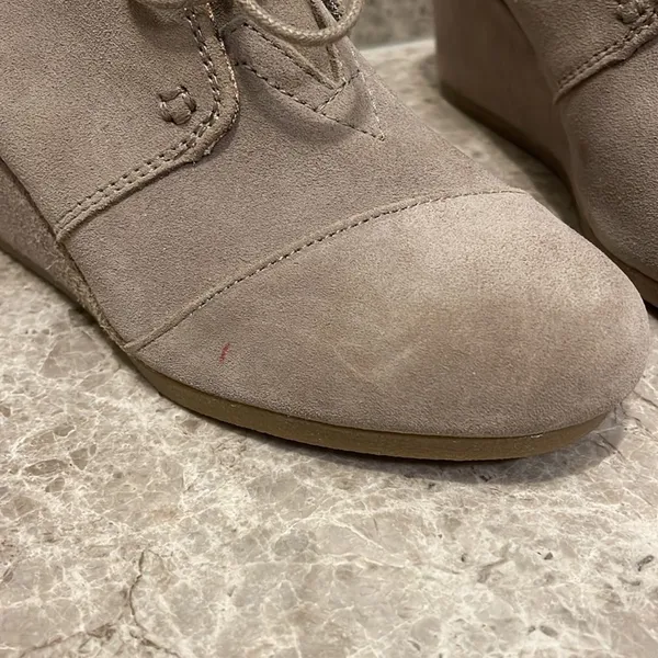 Toms Kala Desert Wedge Bootie Size 7.5 Suede Taupe Lace Up Boot - Image 12