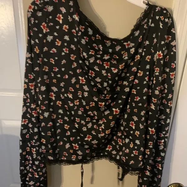 Floral‎ Black Blouse nwot size xl - Image 3