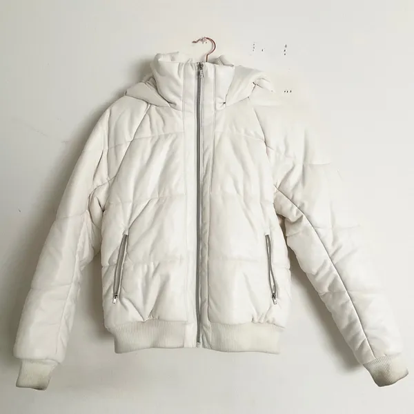 Alo Yoga Faux Leather Boss Puffer Ivory S - Image 6