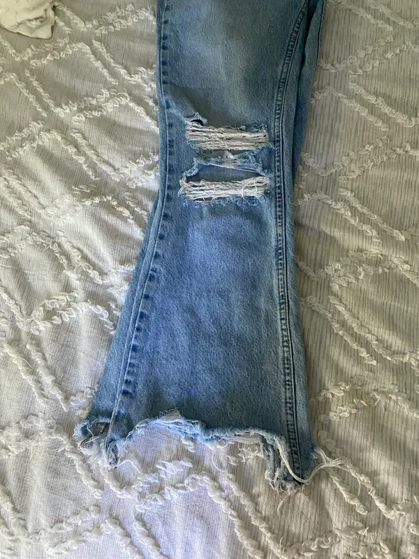 Medium Wash Jeans - Image 3
