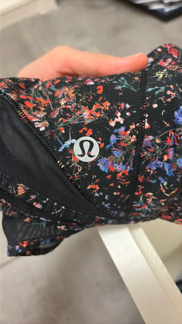 Lululemon Shorts 2.5" - Image 4