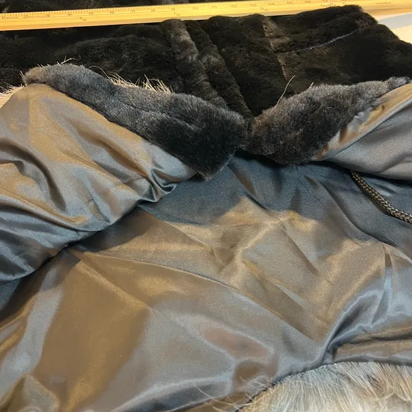 Women's‎ Black and Gray Faux Fur Puffer Coat Size Large - Image 11