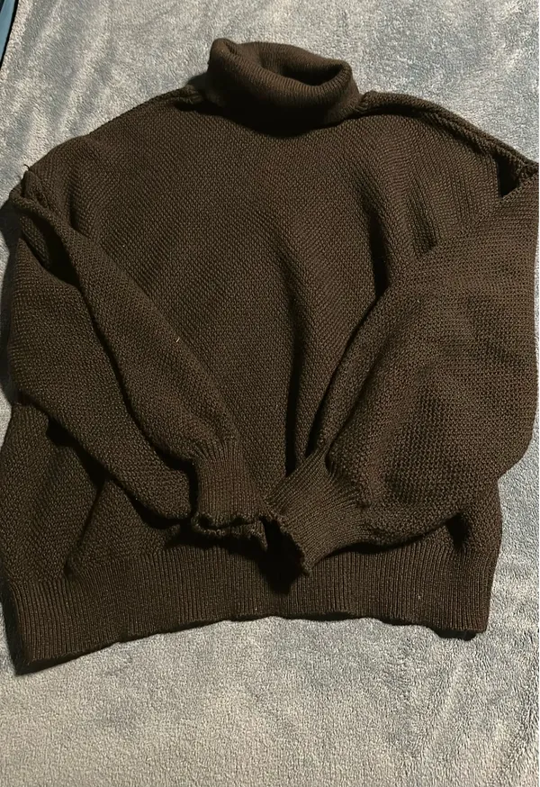 Amazon Turtleneck Sweater - Image 3