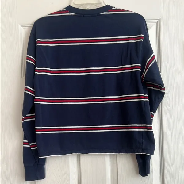 Brandy Melville Blue and Red Crewneck Sweater - Image 3