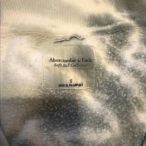 Abercrombie & Fitch Boxy Cropped V Neck Garment Dyed Sweater Size Small - Image 3