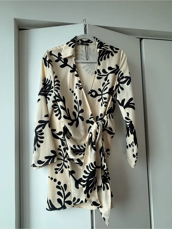 Zara Black and Cream Botanical Print Blouse - Image 2