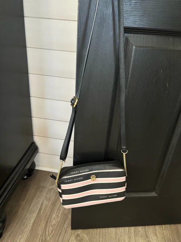 Tommy Hilfiger Pink Crossbody Purse - Image 9