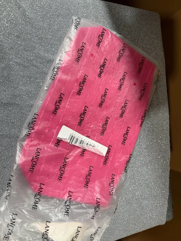 Lancôme hot pink ribbed makeup pouch NWT - Image 3