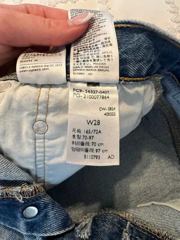 Levi’s 501 Jean Shorts - Image 4