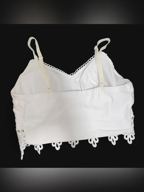 Mudd White lace crop top/bralette - Image 4