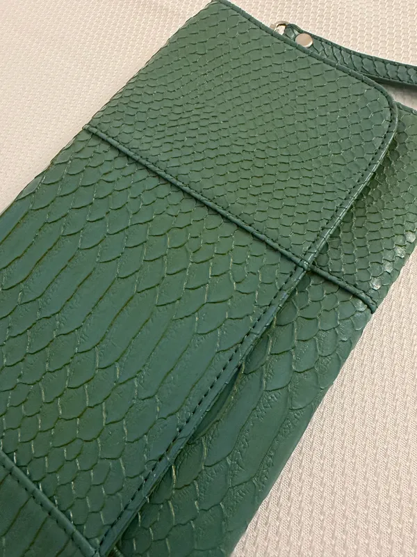 Urban Outfitters Deena & Ozzy Green Snake Embossed Wristlet Clutch - Image 2