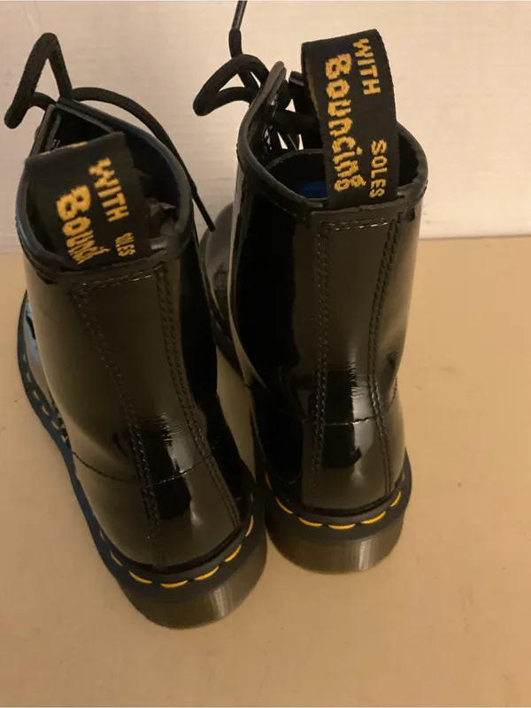 Dr. Martens women Black Patent leather Combat Boots US 5 - Image 7