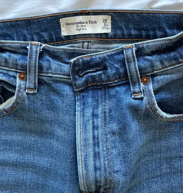Abercrombie High Rise Mom Jean - Image 3