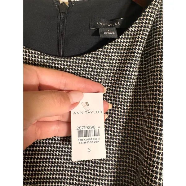 Ann Taylor NWT Houndstooth Sheath Dress Short Sleeve Button Detail Black White 6 - Image 5