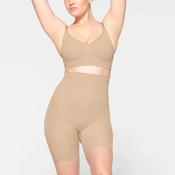 Skims Seamless Sculpt Mid Thigh Short Sand‎ NWOT size S - Image 6