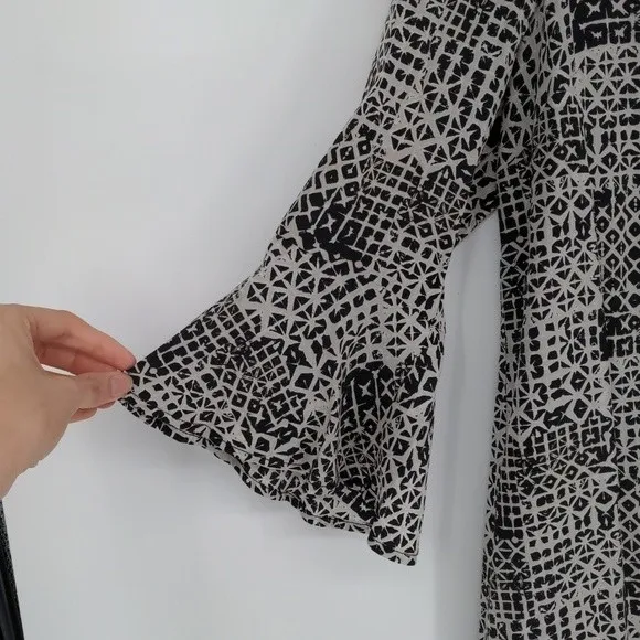 Garnet Hill Bell Sleeve Silk Shift Dress Women’s 10 Black White Geometric Office - Image 8